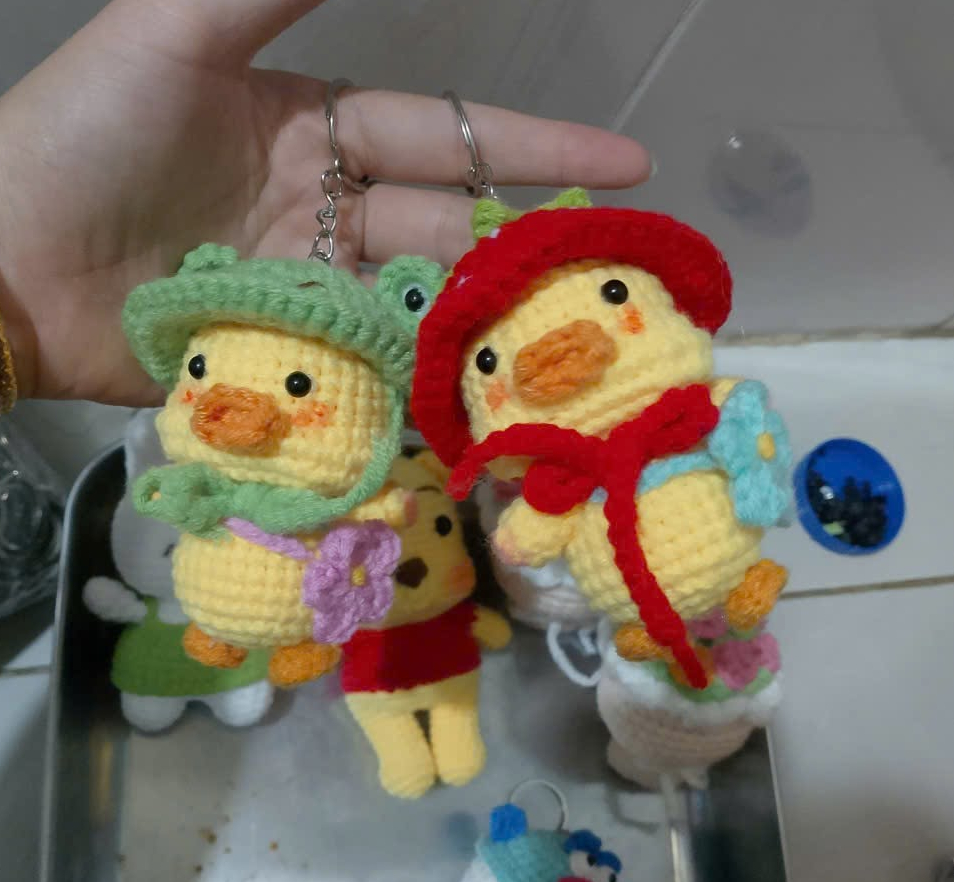 Móc Khóa Len Handmade Vịt Đội Mũ Cute Đan Móc Thủ Công Dễ Thương Trang Trí Túi Xách, Balo