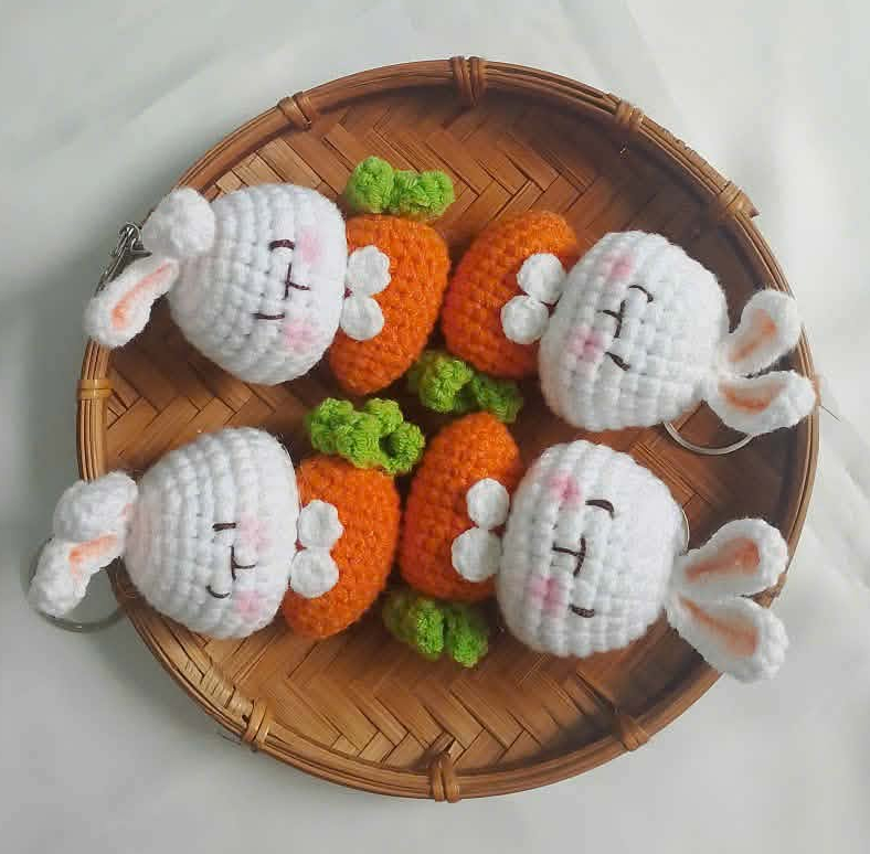 Thỏ Ôm Cà Rốt Len Handmade Đan Móc Thủ Công Dễ Thương Móc Khóa Trang Trí Túi Xách, Balo, Quà Tặng