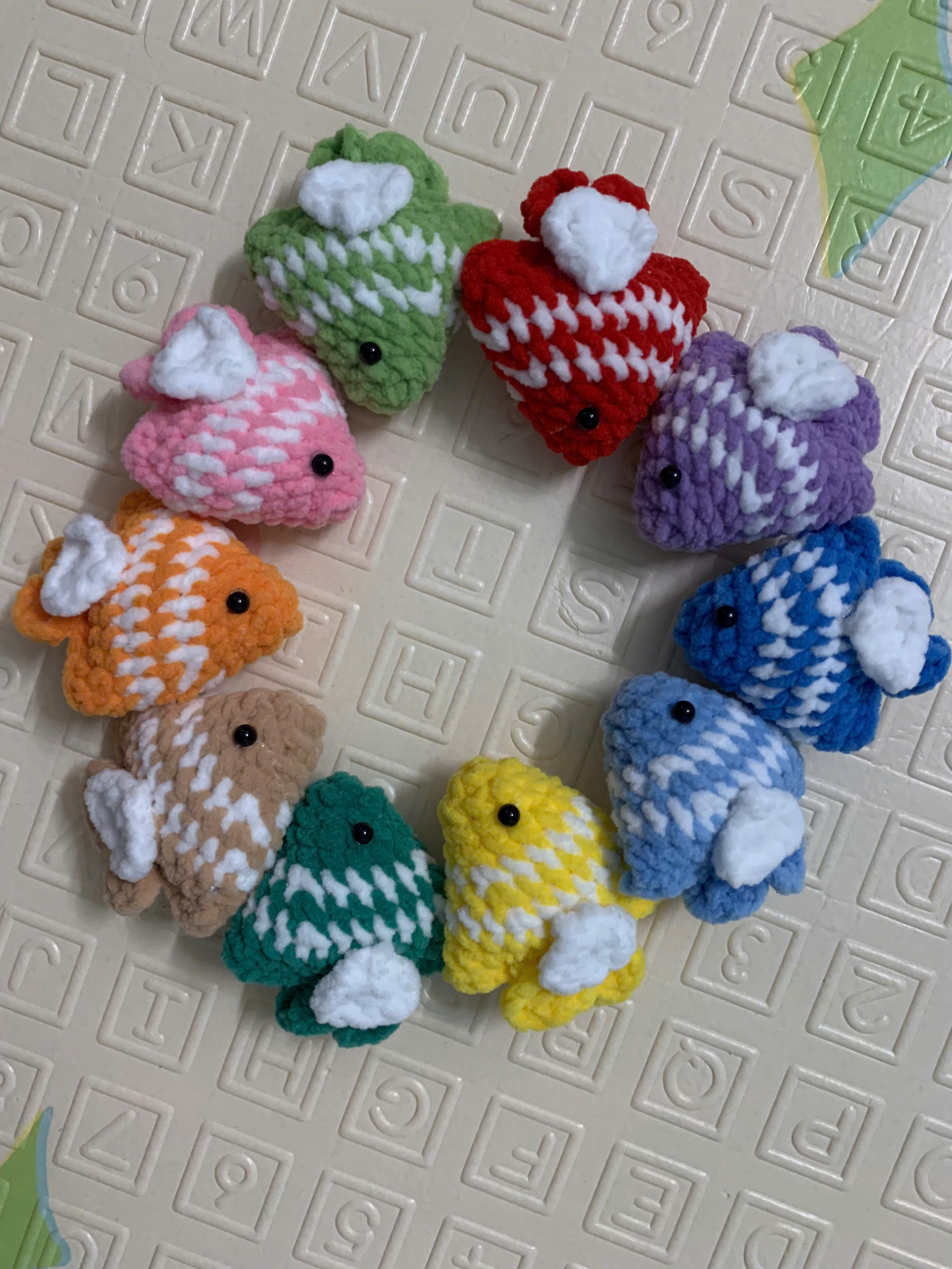 Móc Khoá Cá Sắc Màu ( đồ handmade len )