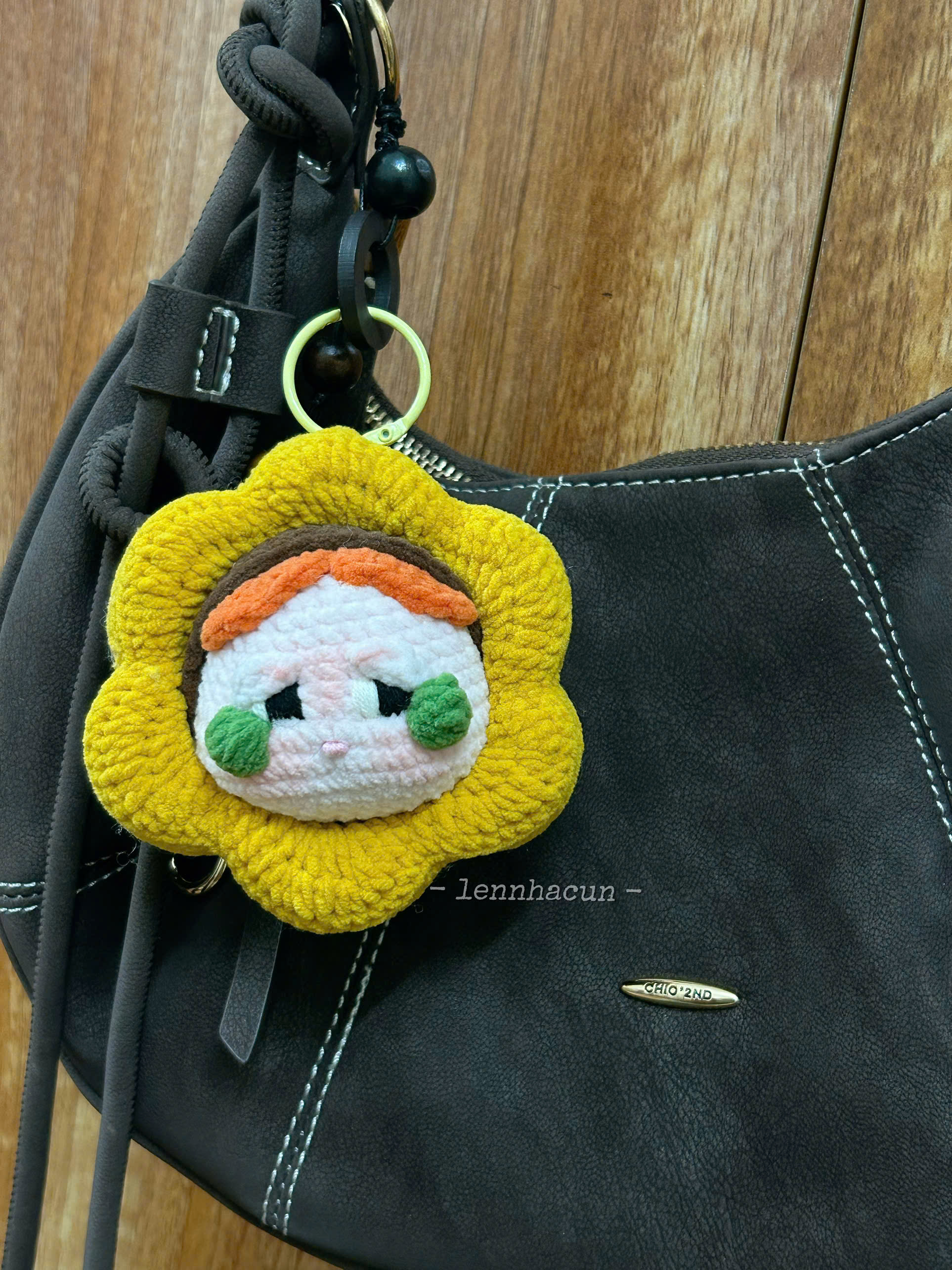 Móc khóa Baby Cry bông hoa